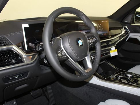 New 2026 BMW X5 xDrive40i w/ Premium Package image 4