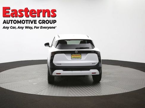 Used 2025 Nissan Kicks SV AWD/4WD image 36