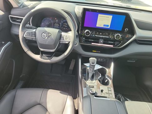 New 2026 Toyota Highlander Limited AWD/4WD image 26
