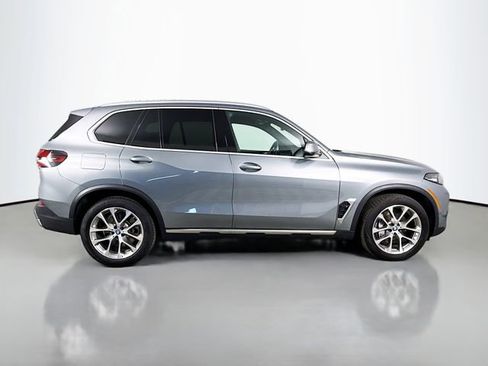 Used 2024 BMW X5 xDrive50e w/ Parking Assistance Package image 8