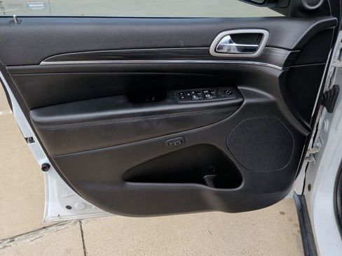 Used 2020 Jeep Grand Cherokee Limited image 10