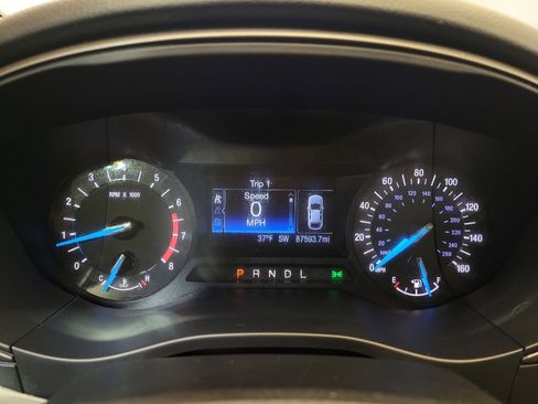 Used 2018 Ford Fusion SE image 23