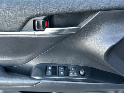 Certified 2020 Toyota Camry LE image 17