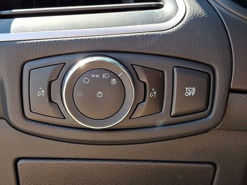 Used 2023 Ford Edge SE image 23