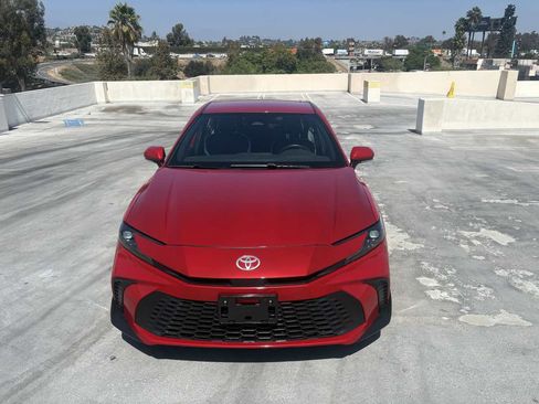 Used 2025 Toyota Camry SE FWD image 8