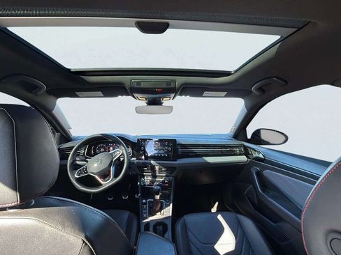 Used 2025 Volkswagen Jetta GLI Autobahn image 9