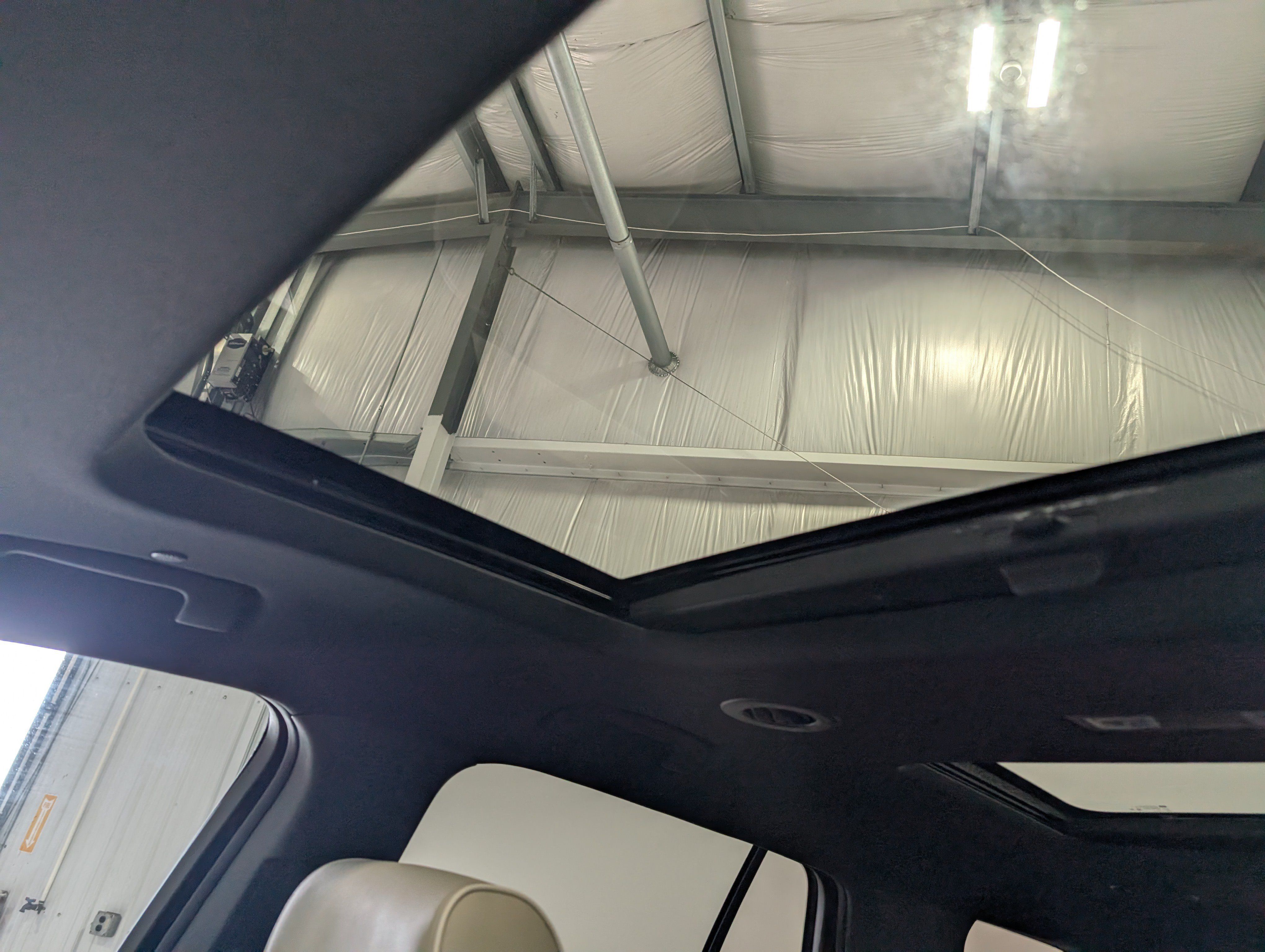 Used 2023 Chevrolet Traverse Premier FWD image 27
