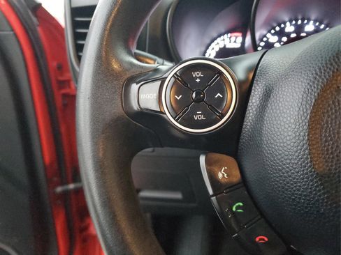 Used 2017 Kia Soul + image 23