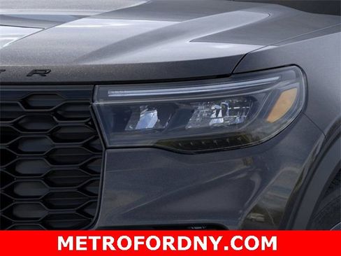 New 2026 Ford Explorer ST-Line w/ ST-Line Street Pack image 18