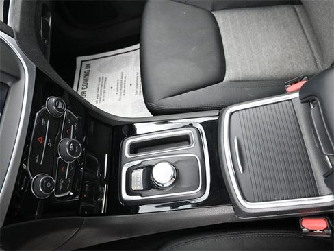 Used 2023 Chrysler 300 Touring w/ Sport Appearance Package image 19