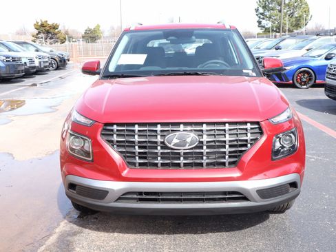 New 2026 Hyundai Venue SEL FWD image 2