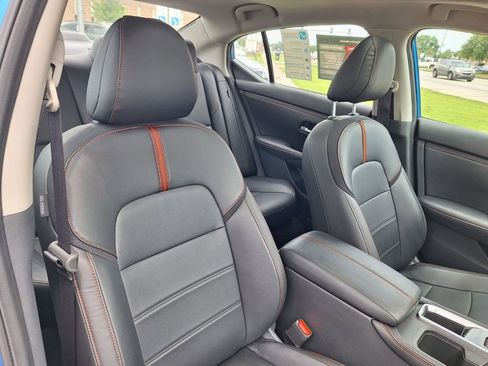 Used 2025 Nissan Sentra SR w/ SR Premium Package FWD image 30
