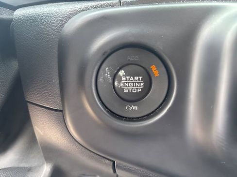 Used 2021 Jeep Wrangler Unlimited Sahara AWD/4WD image 18