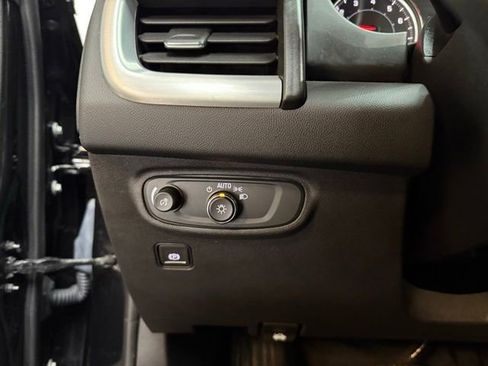 Certified 2023 GMC Terrain SLE w/ Driver Convenience Package image 19