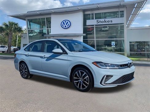 New 2026 Volkswagen Jetta SE image 2
