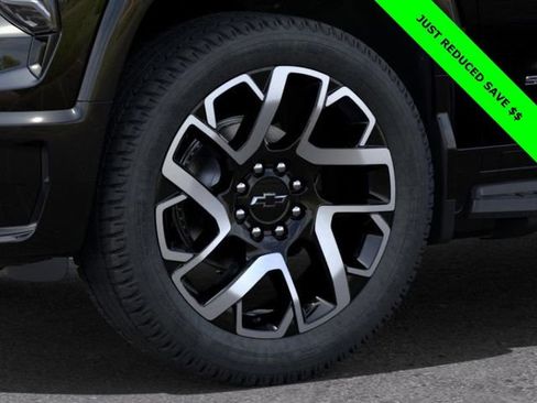 New 2024 Chevrolet Silverado EV RST image 9