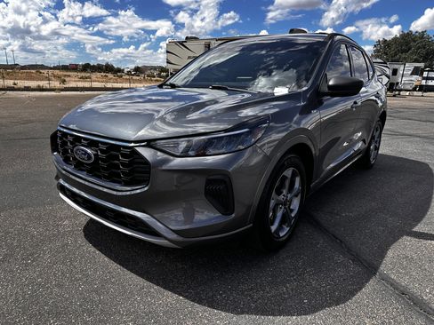 Used 2023 Ford Escape ST-Line image 8