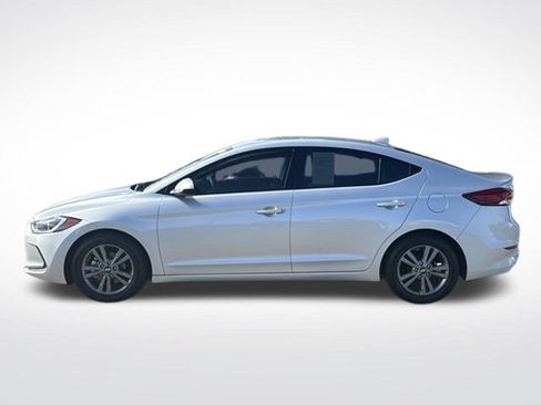 Used 2017 Hyundai Elantra SE FWD image 5