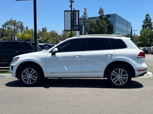 Used 2016 Volkswagen Touareg VR6 AWD/4WD image 6
