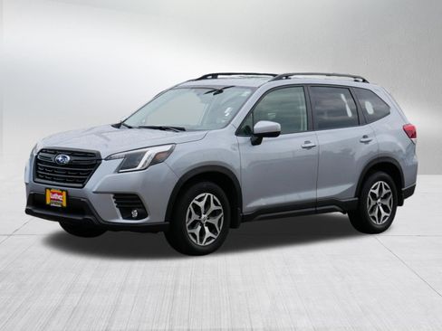 Certified 2024 Subaru Forester Premium AWD/4WD image 3