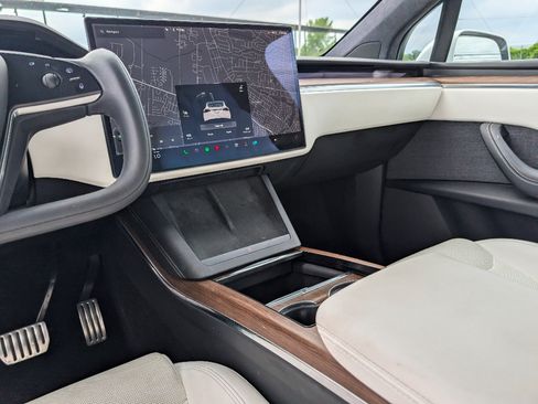 Used 2022 Tesla Model X AWD/4WD image 24