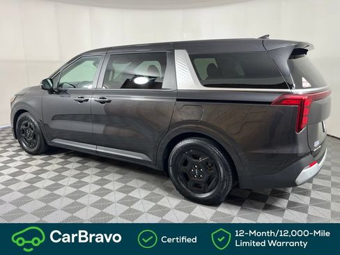 Used 2025 Kia Carnival FWD image 15
