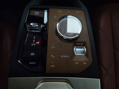 Used 2023 BMW iX xDrive50 w/ Ultimate Package 2 image 14