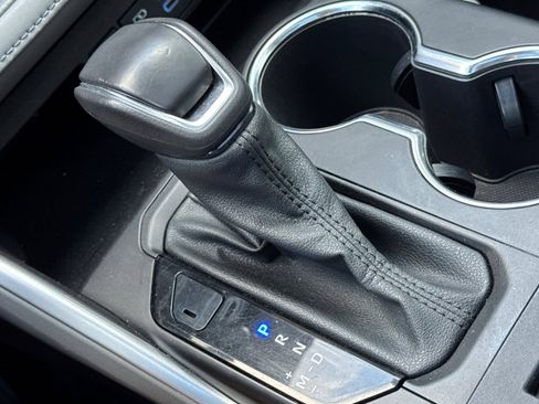 Used 2022 Toyota Highlander XLE image 35