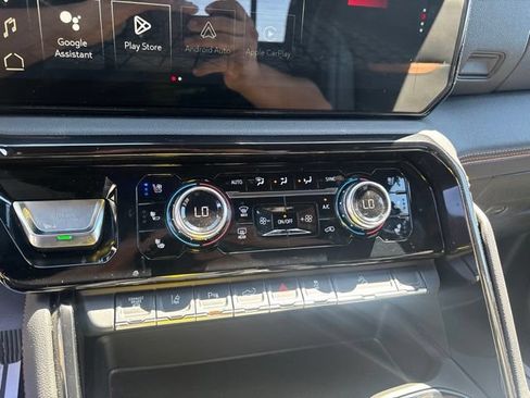 Used 2025 GMC Sierra 2500 AT4 w/ AT4 Premium Plus Package AWD/4WD image 30