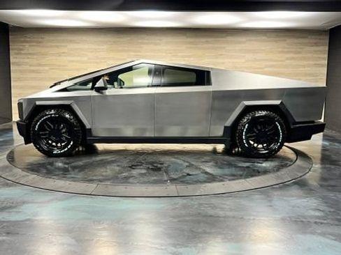 Used 2024 Tesla Cybertruck Cyberbeast AWD/4WD image 21