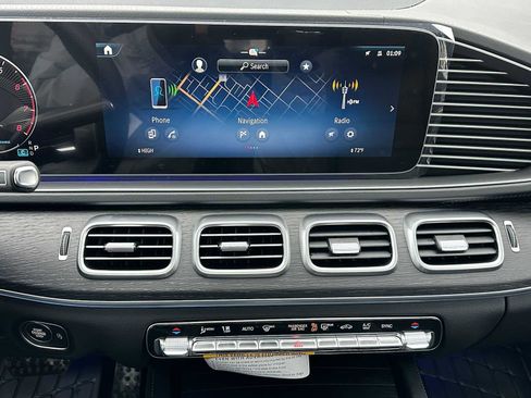 New 2026 Mercedes-Benz GLS 450 4MATIC image 28