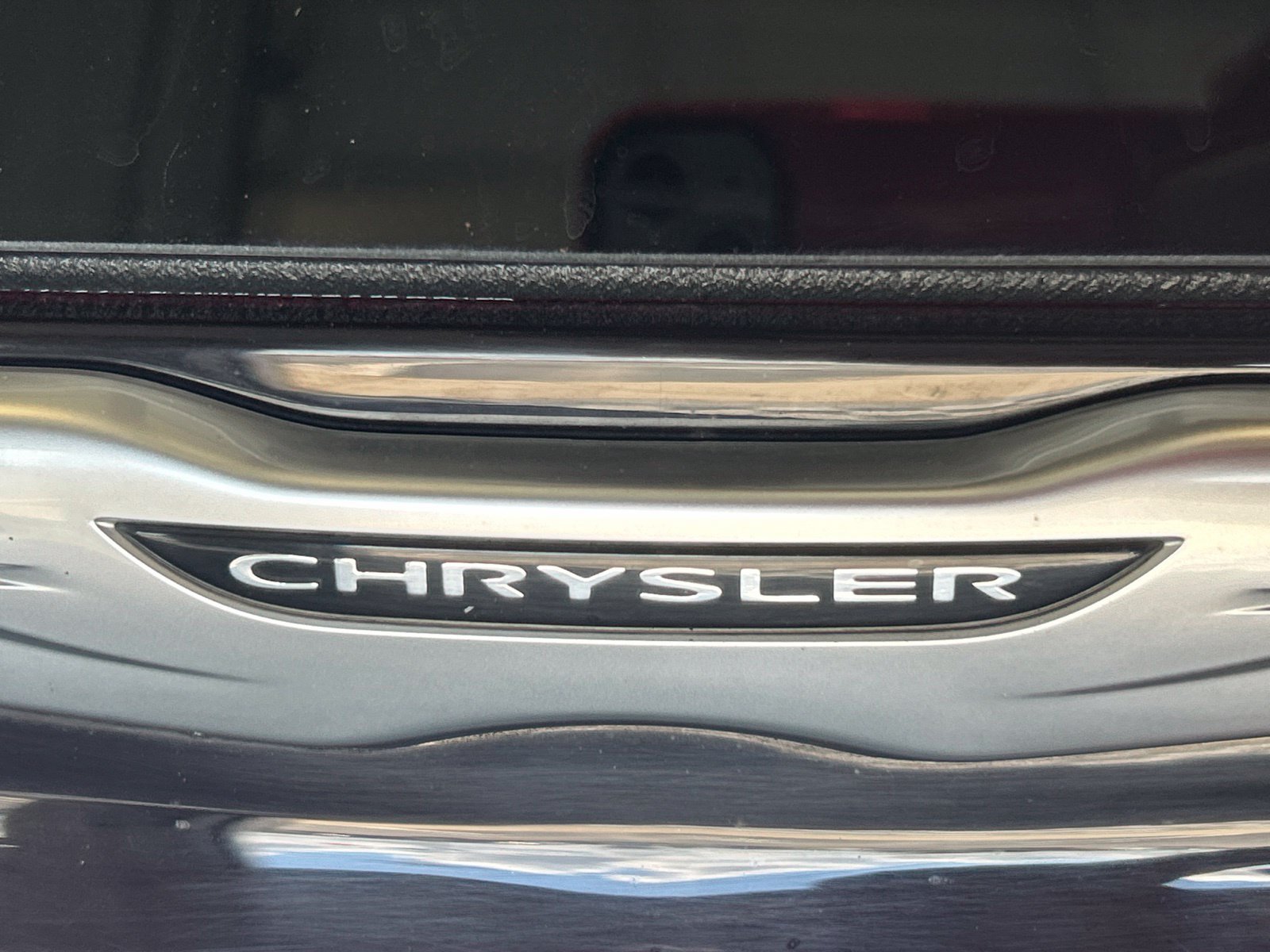 Used 2024 Chrysler Pacifica Touring-L FWD image 7