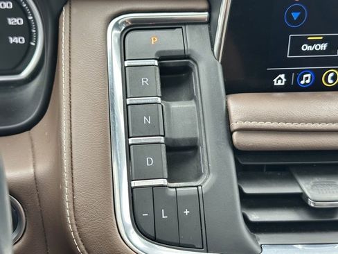 Used 2021 Chevrolet Suburban High Country image 17