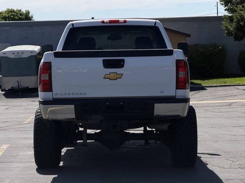 Used 2013 Chevrolet Silverado 2500 LT w/ Interior Plus Package AWD/4WD image 6