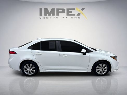 Used 2022 Toyota Corolla LE FWD image 7