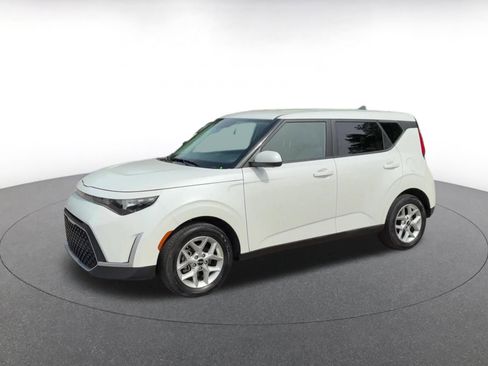 Used 2025 Kia Soul LX w/ LX Technology Package image 8