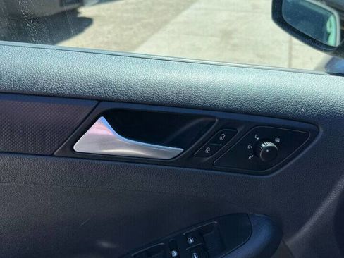 Used 2013 Volkswagen Jetta Sedan image 21