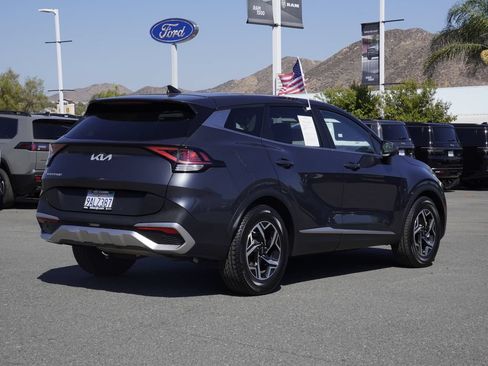 Used 2023 Kia Sportage LX FWD image 4