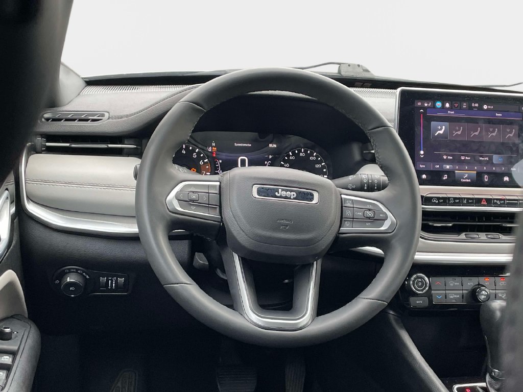 Used 2025 Jeep Compass Limited AWD/4WD image 16