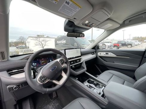 New 2026 Ford Explorer Active w/ Active Comfort Package image 16