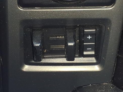 Used 2016 Ford F150 XLT w/ Equipment Group 302A Luxury AWD/4WD image 19