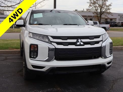 Used 2021 Mitsubishi Outlander Sport SE image 2