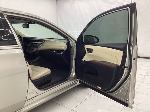 Used 2013 Toyota Avalon Limited image 17