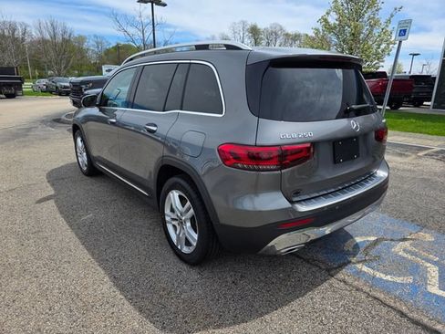 Used 2022 Mercedes-Benz GLB 250 4MATIC image 2
