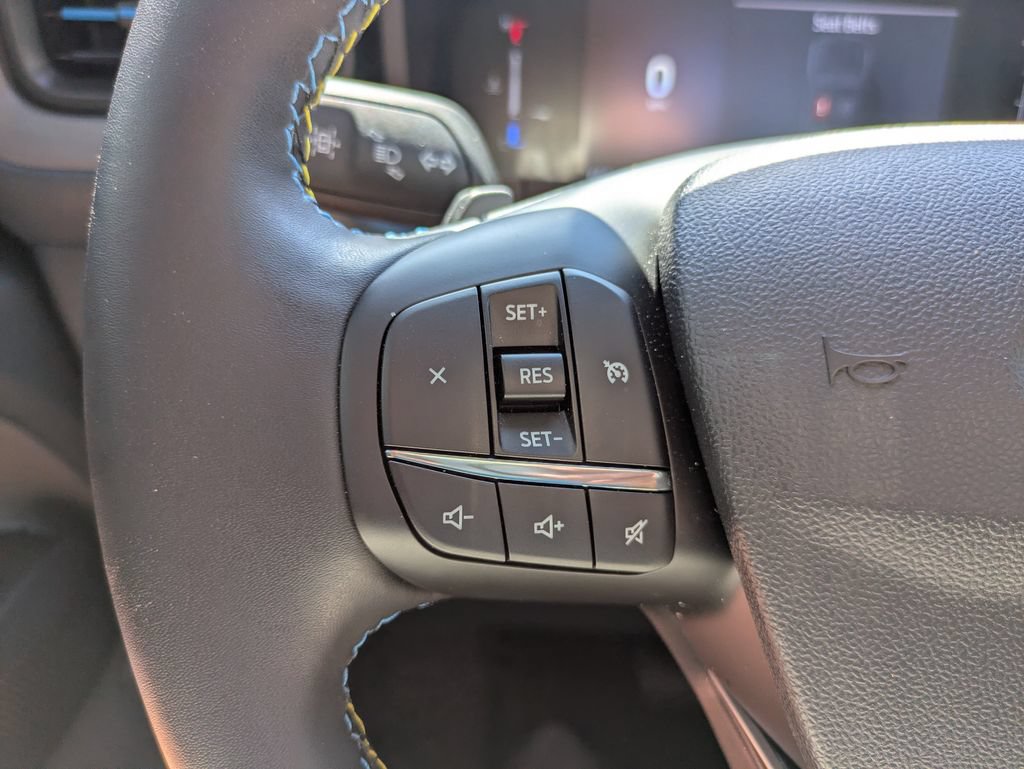 Used 2025 Ford Maverick Lobo AWD/4WD image 14