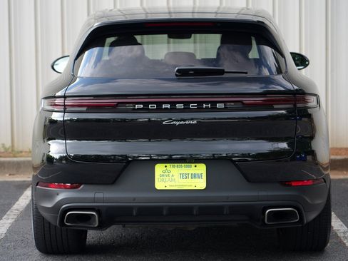 Used 2024 Porsche Cayenne AWD/4WD image 56