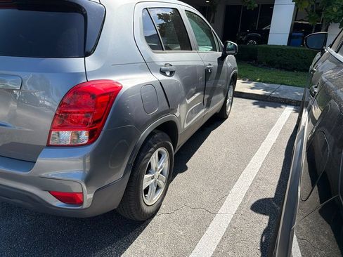 Used 2020 Chevrolet Trax LS w/ Tint and Cruise Package FWD image 10
