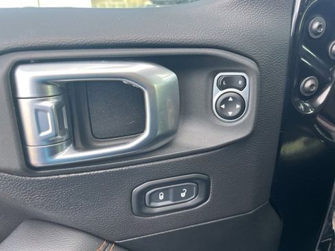 Used 2023 Jeep Gladiator Mojave w/ Cold Weather Group image 16