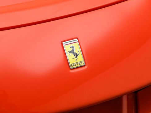 Used 2025 Ferrari SF90 Spider image 27