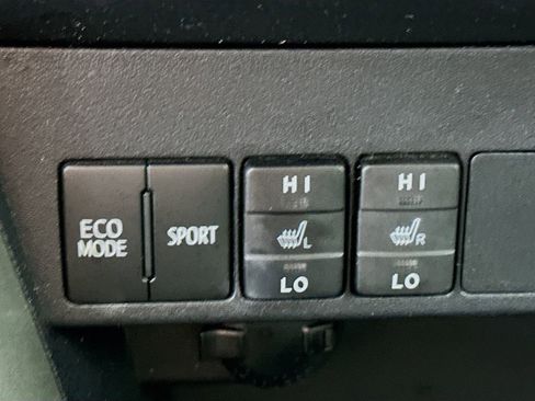 Used 2018 Toyota RAV4 Limited w/ All Weather Liner Package image 19